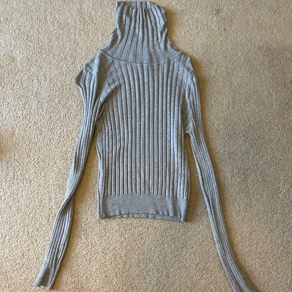 Forever 21 Turtleneck - Picture 1 of 2